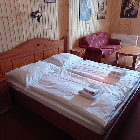 Ranč Kostelany Hotel Kromeriz Bagian luar foto