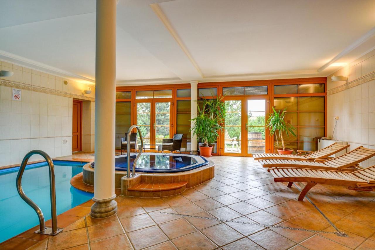 Ranč Kostelany Hotel Kromeriz Bagian luar foto