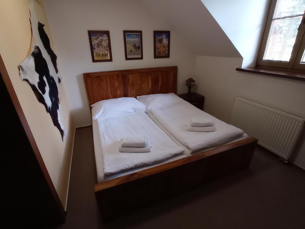 Ranč Kostelany Hotel Kromeriz Bagian luar foto