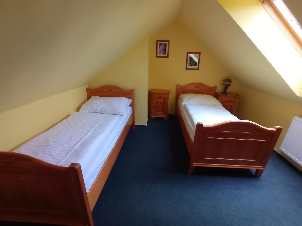 Ranč Kostelany Hotel Kromeriz Bagian luar foto